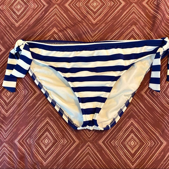 Lot of 2 women’s bikinis, Mossimo, EUC, S - Picture 9 of 10